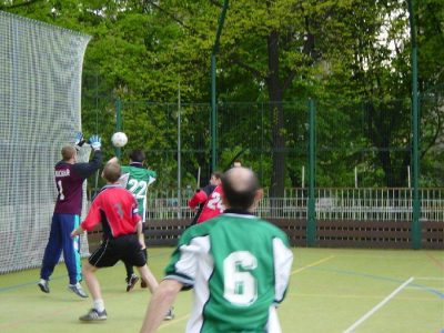 Lustík nabíhá a Jiřin se pokouší hlavičkovat