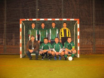 Gumídci 2007: horní řada: Jahoda, Filip, Marty, Slava dolní řada: Petr, Jiřin, Kuka, Cpt. Honza